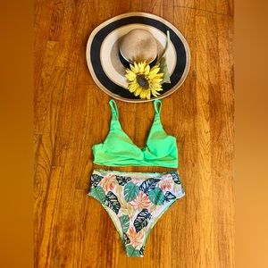 Light green tropical leaf print bikini